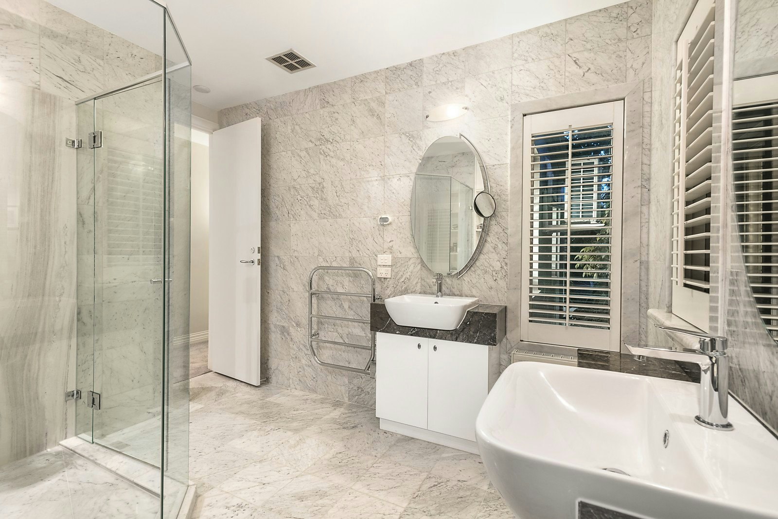 3 Balmerino Avenue, Toorak, VIC