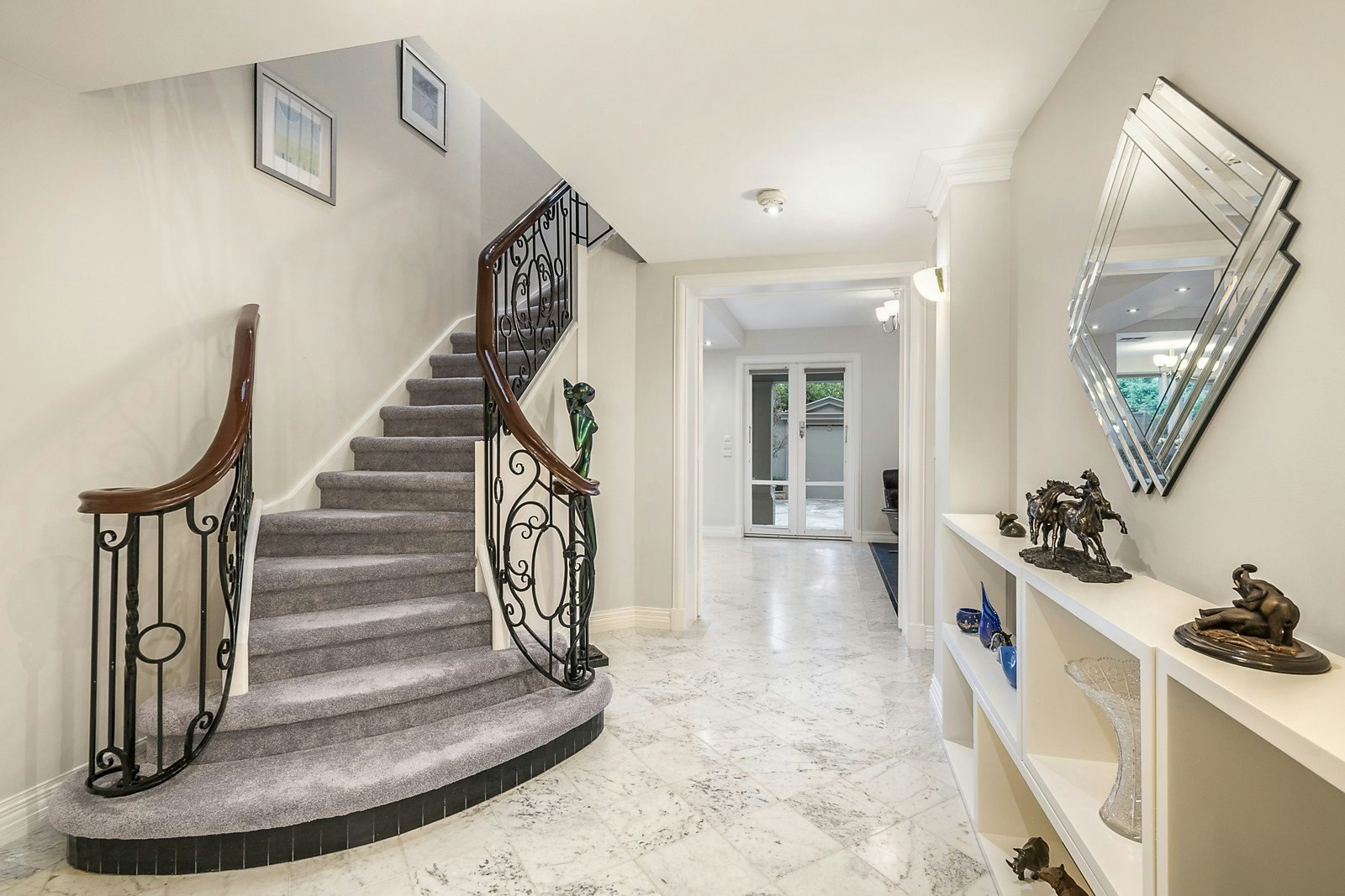 3 Balmerino Avenue, Toorak, VIC