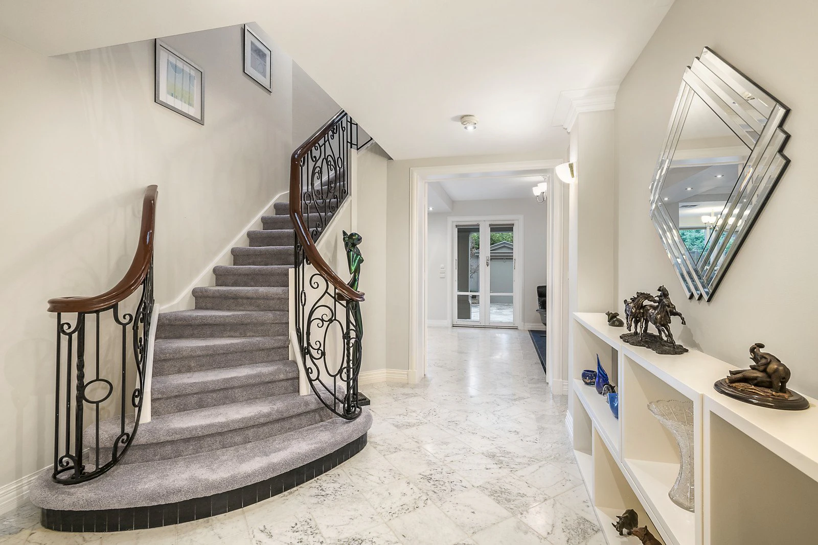 3 Balmerino Avenue, Toorak, VIC