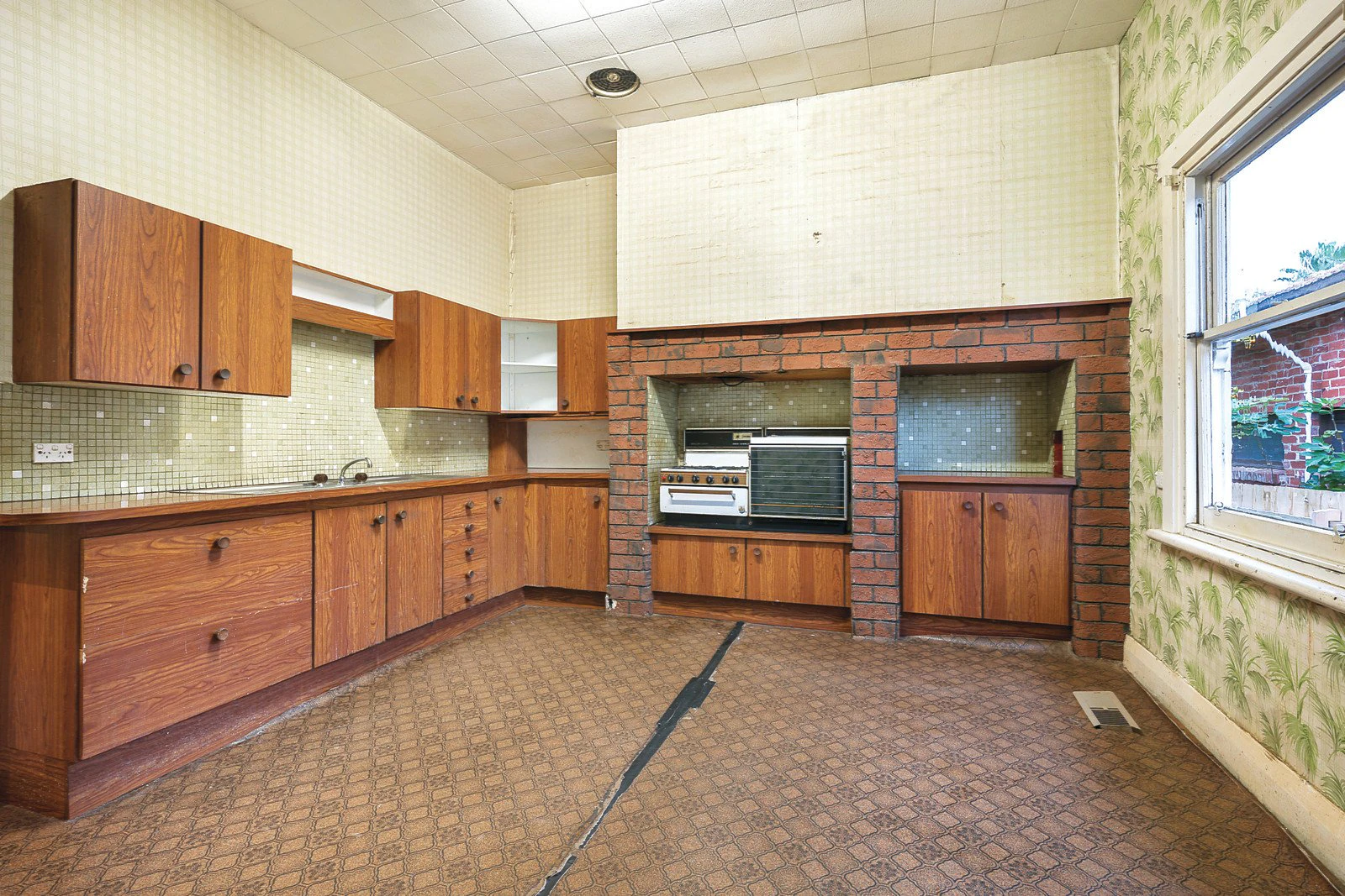 8 Oulton Street, Caulfield North, VIC