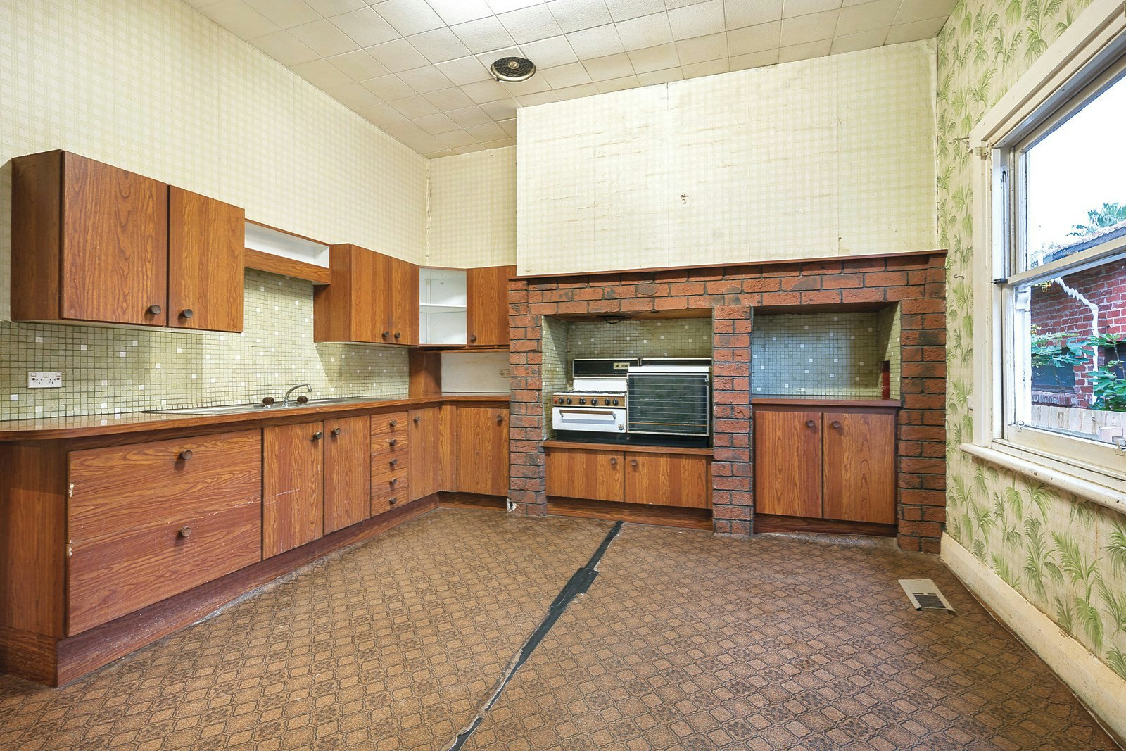 8 Oulton Street, Caulfield North, VIC