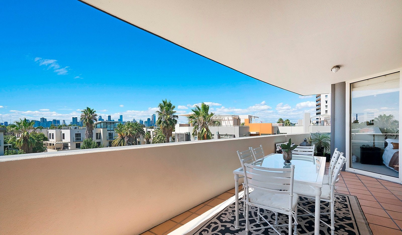 203/127 Beach Street, Port Melbourne, VIC