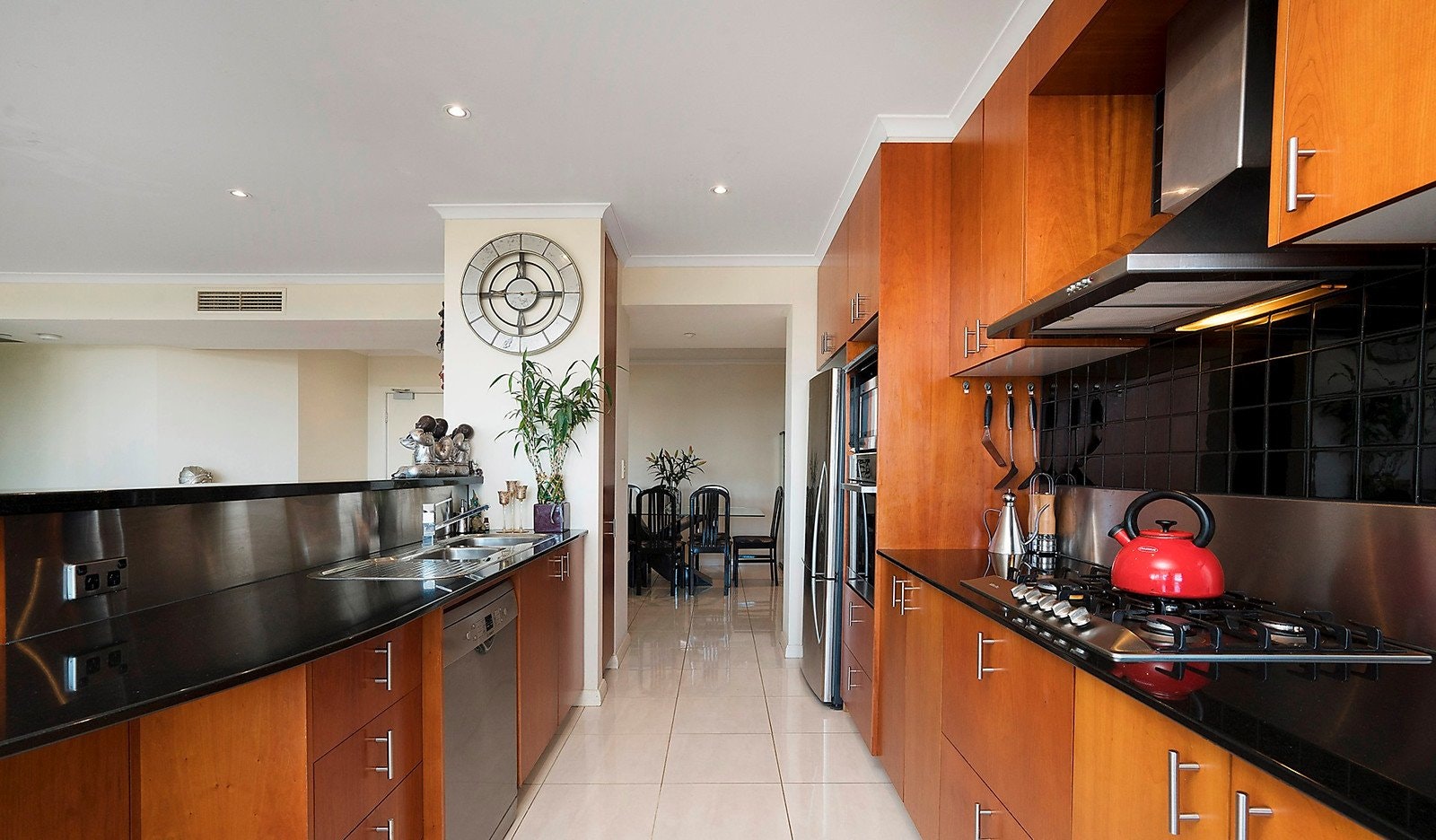 203/127 Beach Street, Port Melbourne, VIC