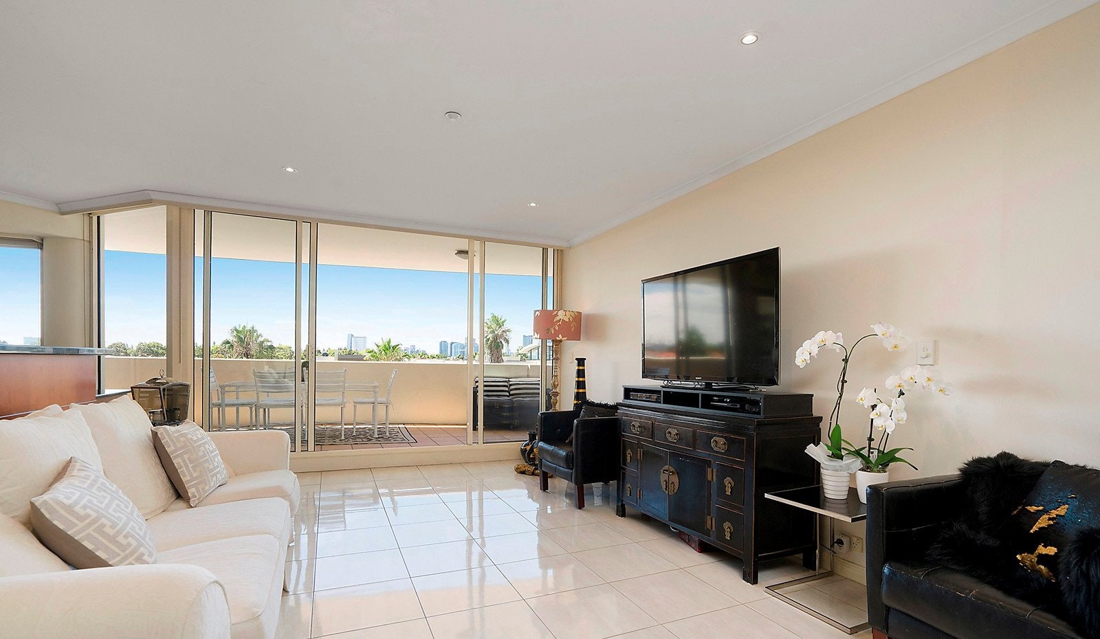 203/127 Beach Street, Port Melbourne, VIC