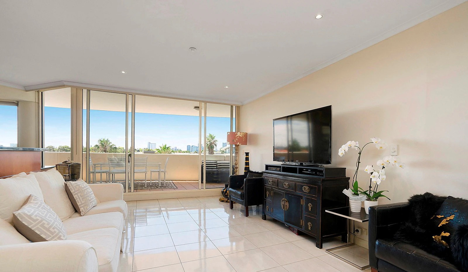 203/127 Beach Street, Port Melbourne, VIC