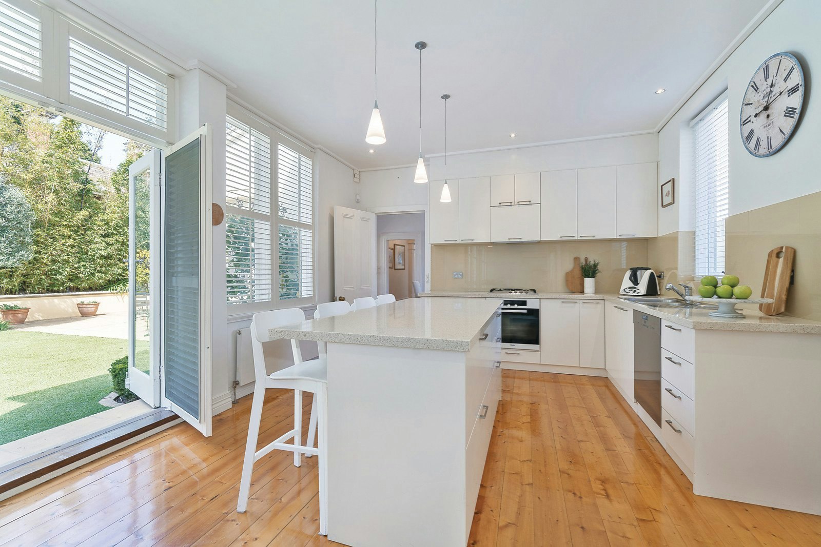 9 Woodside Crescent, Toorak, VIC