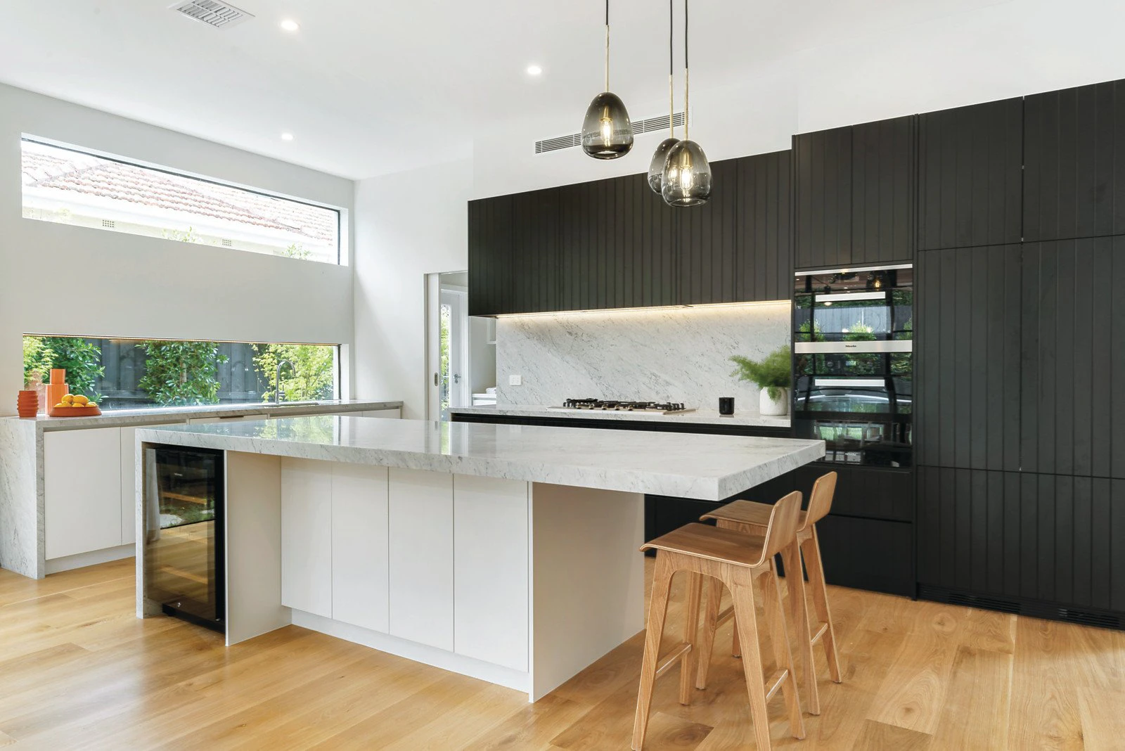 14 Orrong Crescent, Camberwell, VIC