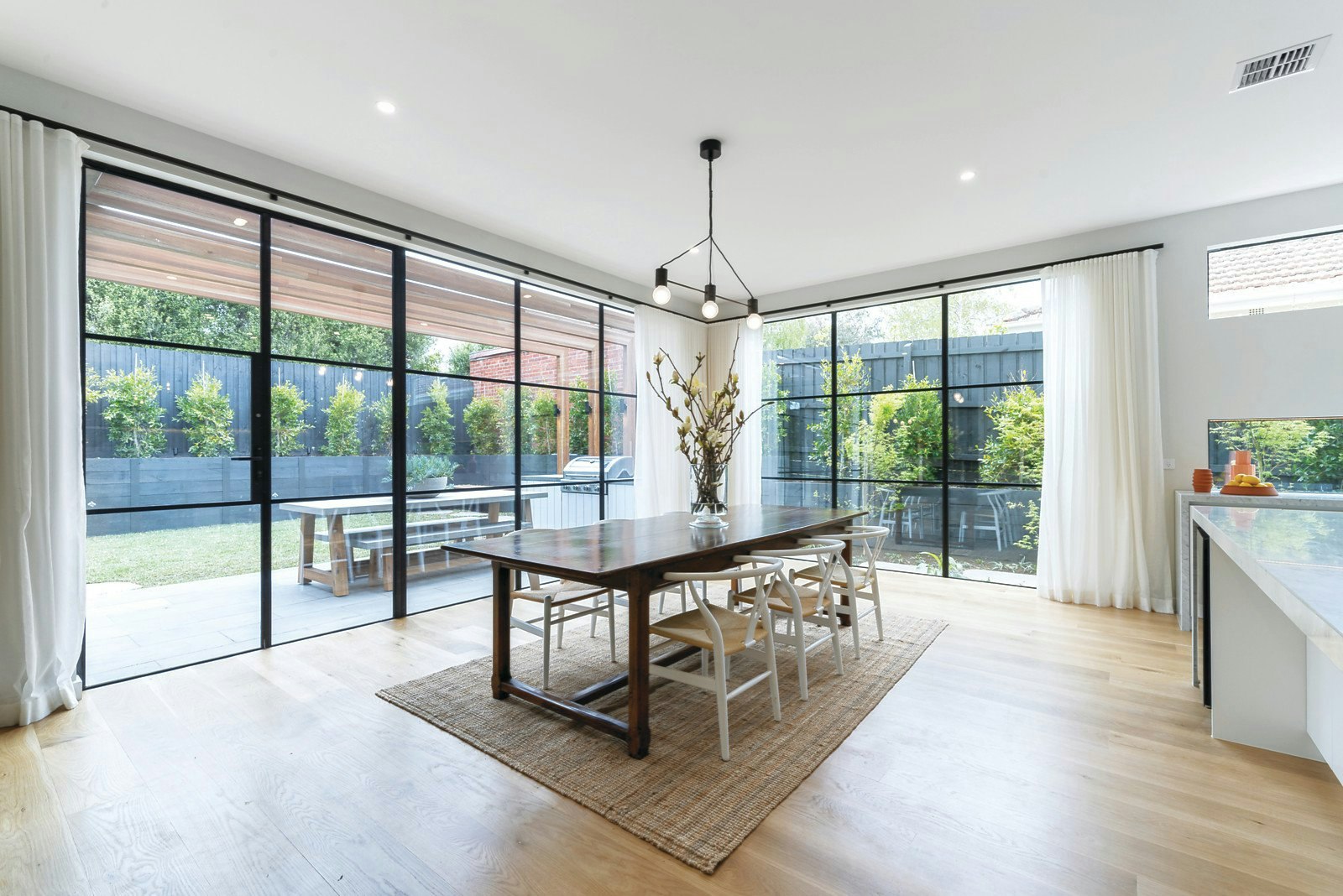 14 Orrong Crescent, Camberwell, VIC