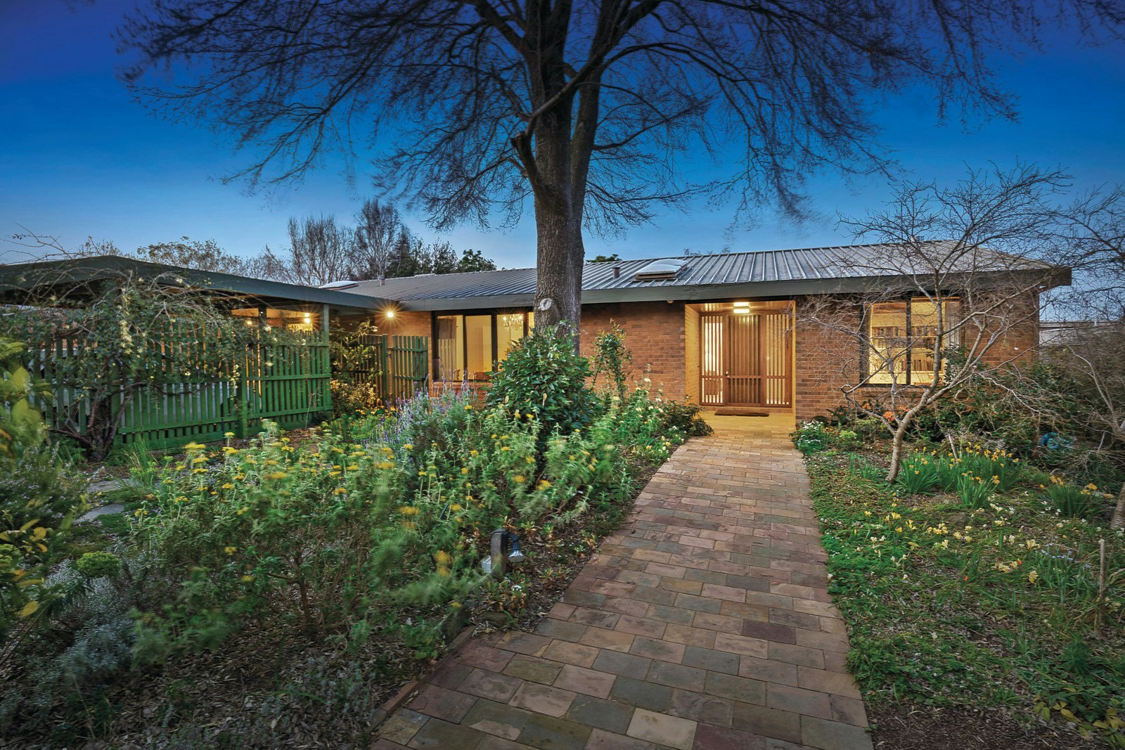 9-11 Ashley Grove, Malvern, VIC