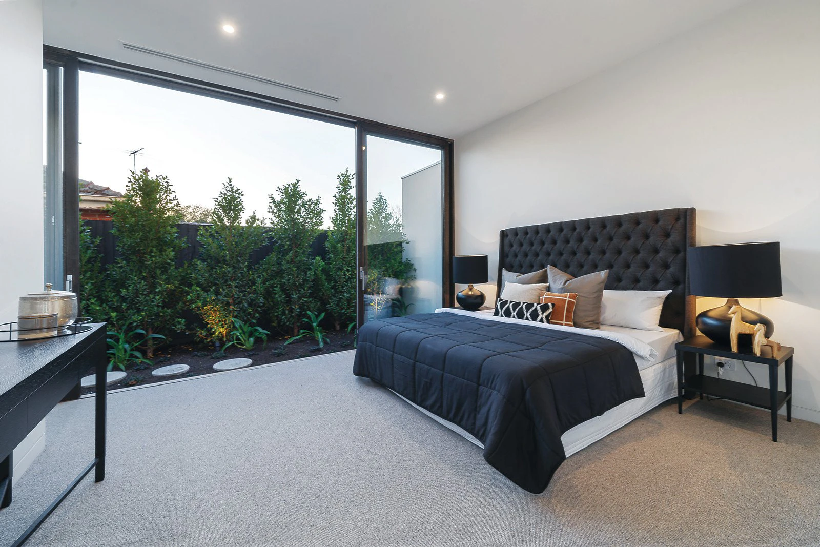 97a Linacre Road, Hampton, VIC