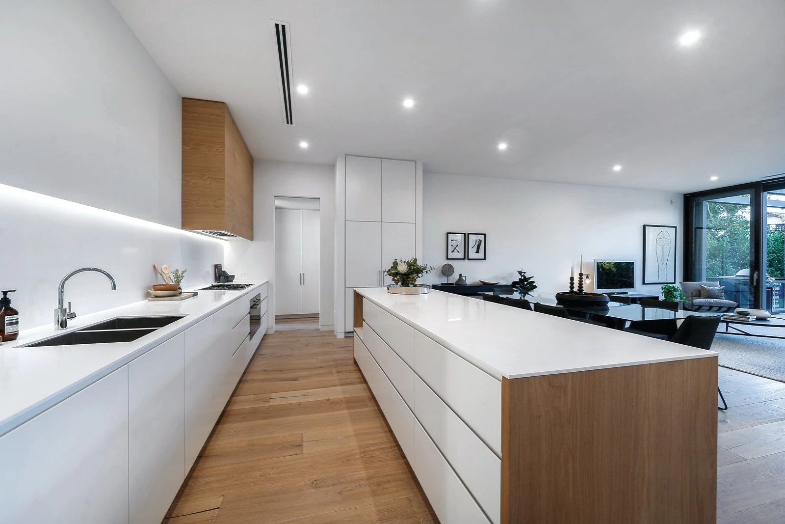 97a Linacre Road, Hampton, VIC