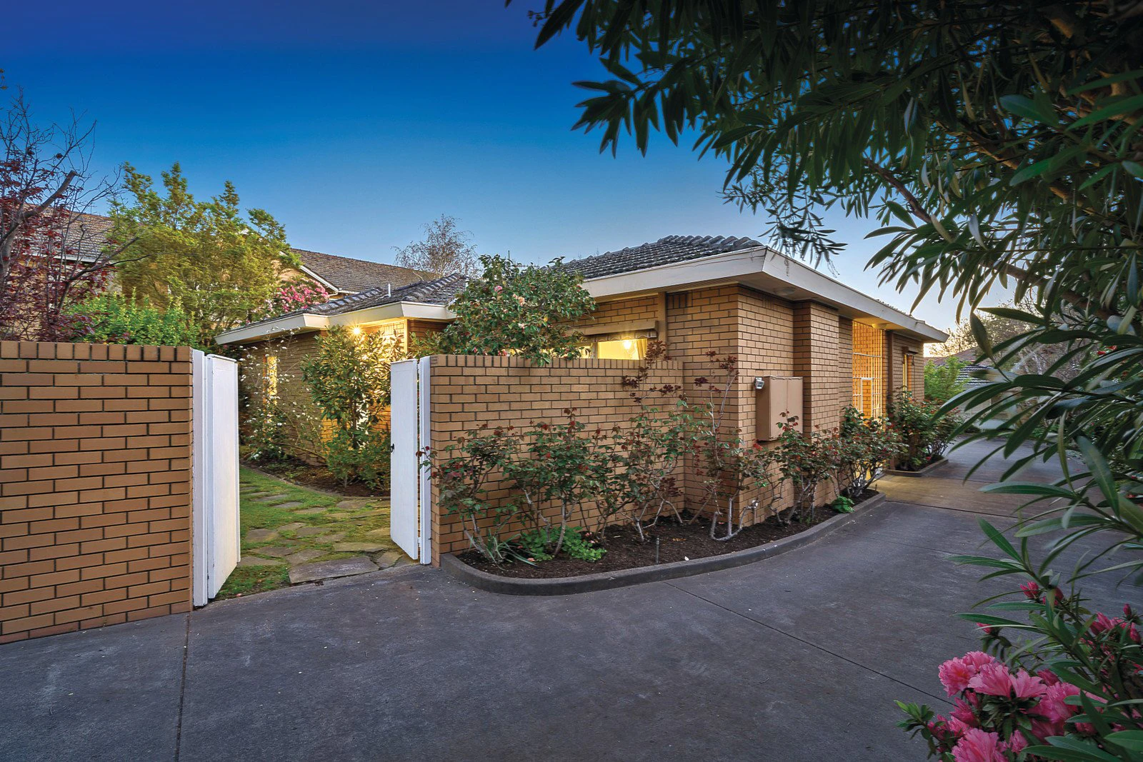 1/77 Clendon Road, Toorak, VIC