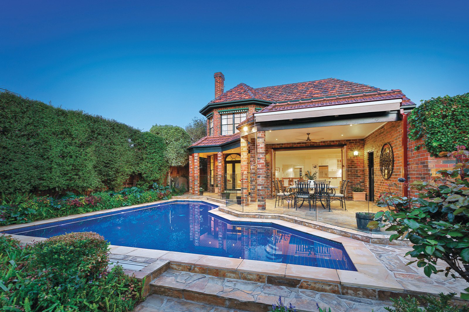2 Berkeley Court, Kew - Thumbnail 3