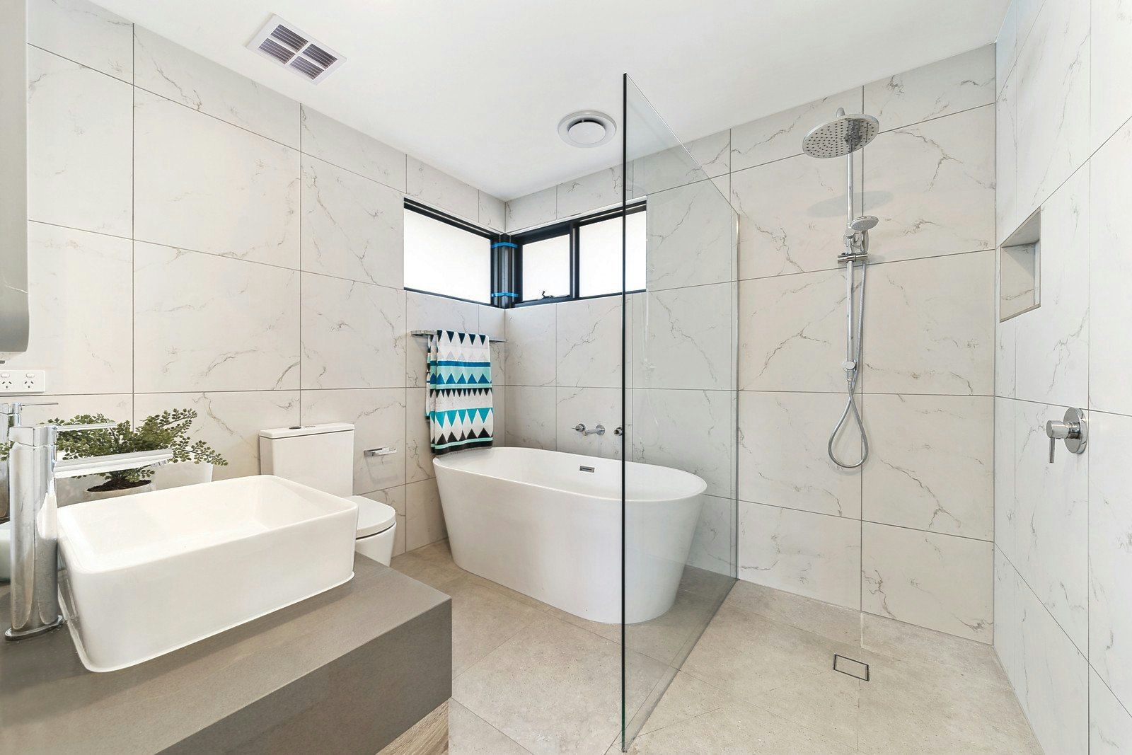 1/4 Wilgra Avenue, Ashburton, VIC