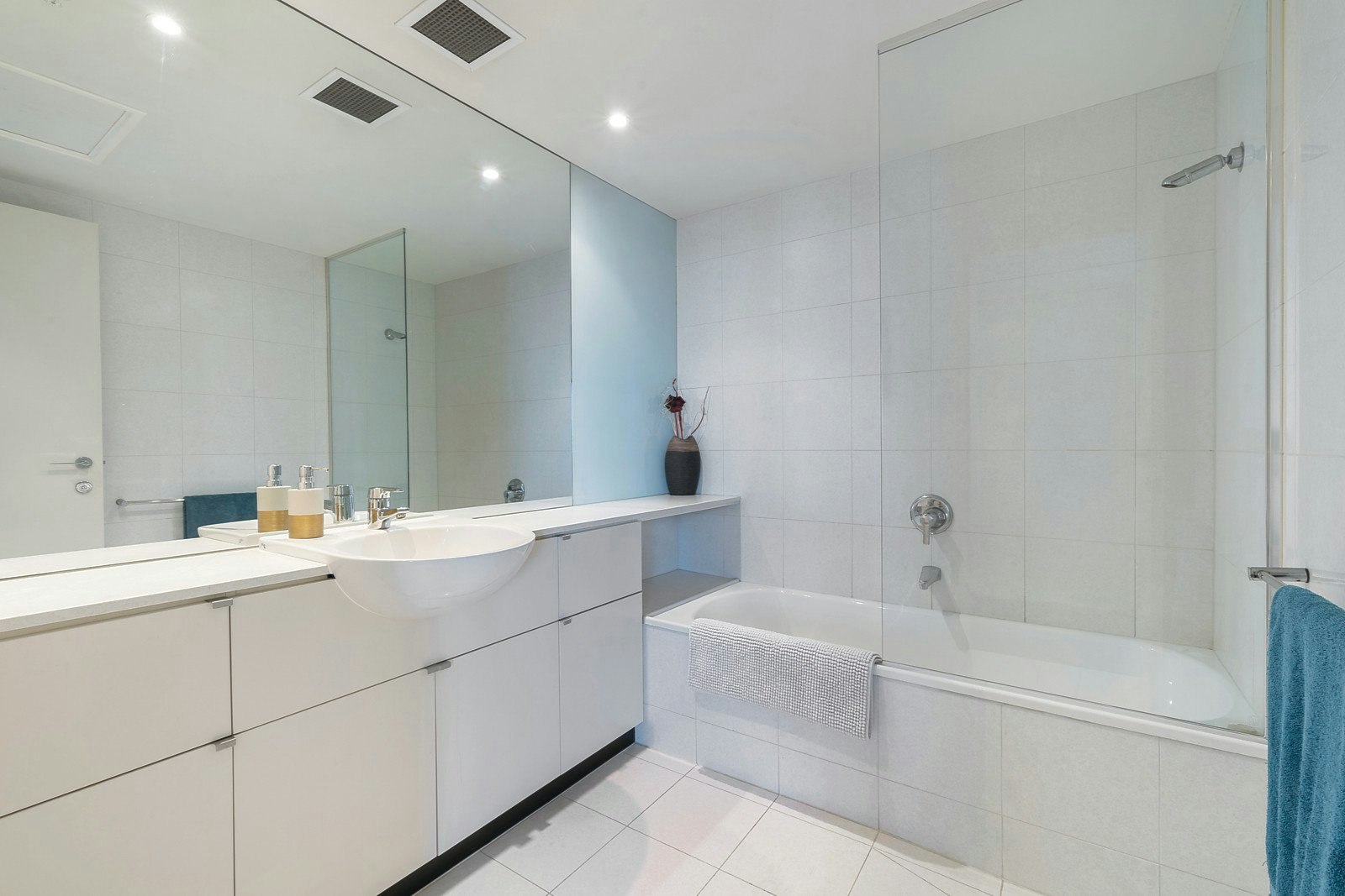 1608/80 Clarendon Street, Southbank, VIC