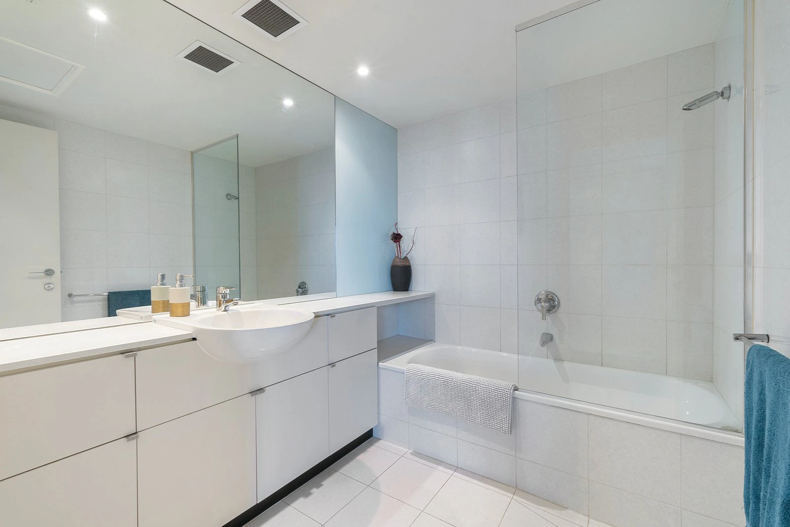 1608/80 Clarendon Street, Southbank, VIC