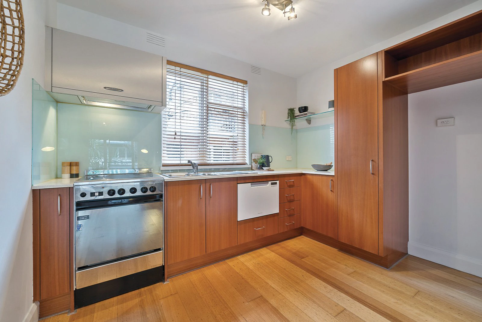 6/19 Tiuna Grove, Elwood, VIC