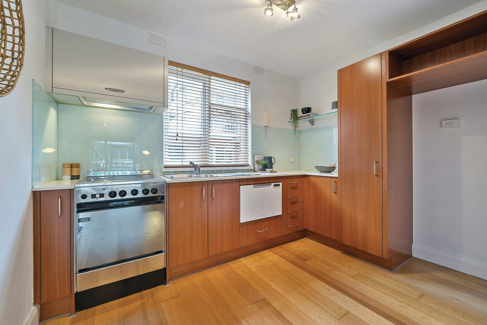 6/19 Tiuna Grove, Elwood, VIC