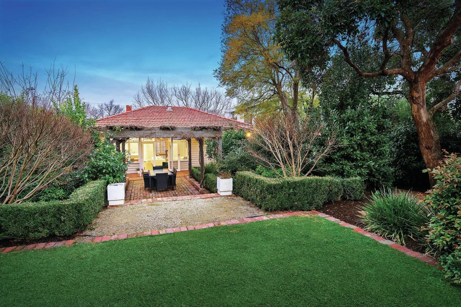 64 Middlesex Road, Surrey Hills, VIC