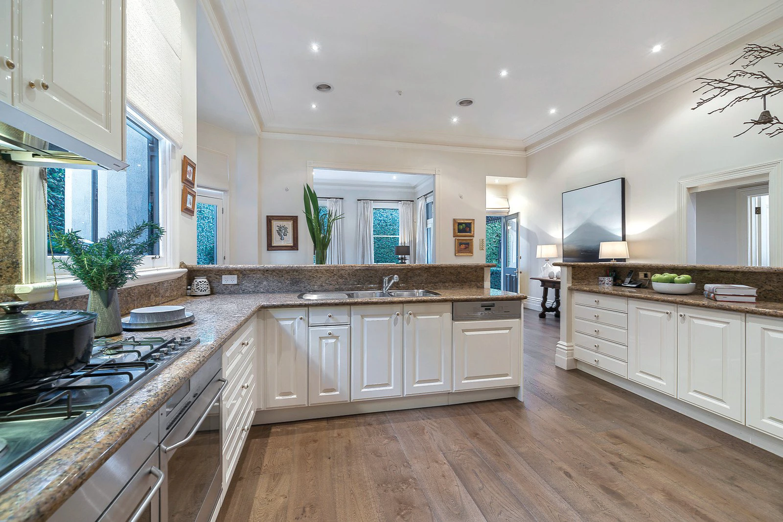 2 Belmont Avenue, Kew, VIC