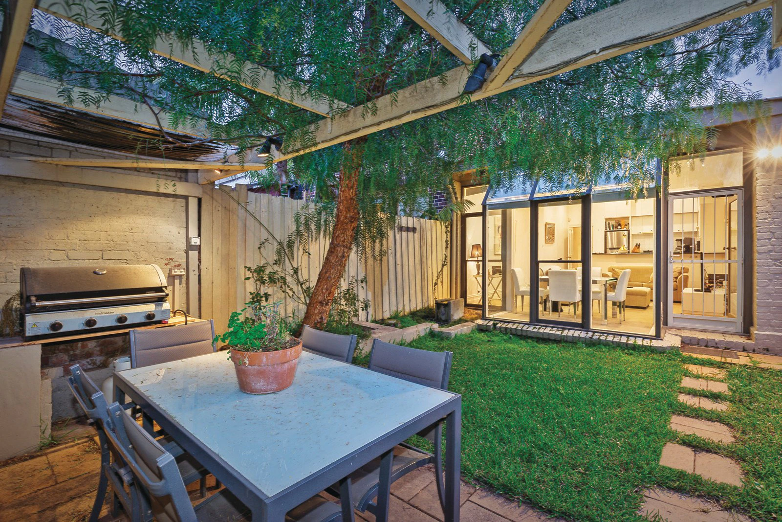 17 Carnarvon Street, Hawthorn East, VIC