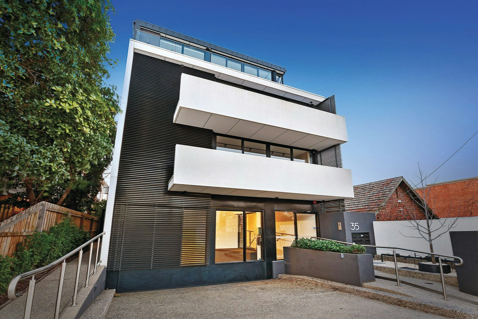 1/35 Wattletree Road, Armadale, VIC