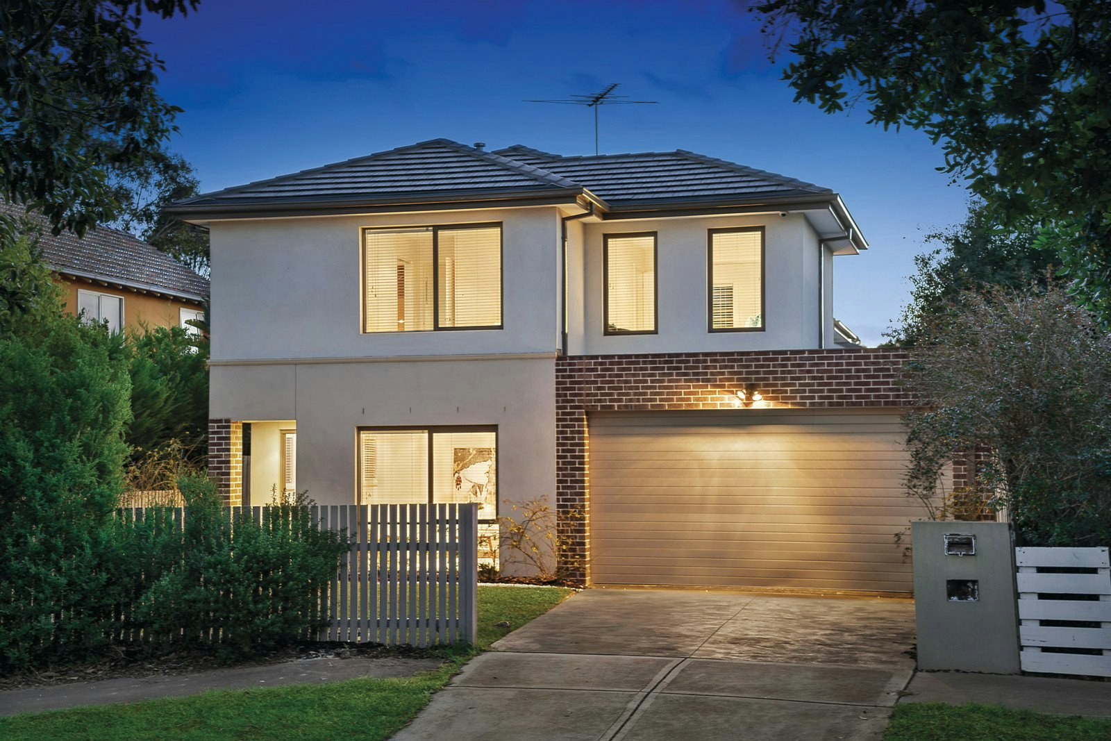 1/3 Bronte Court, Hampton, VIC