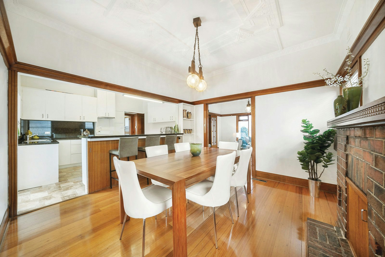 14 Saxby Road, Glen Iris, VIC