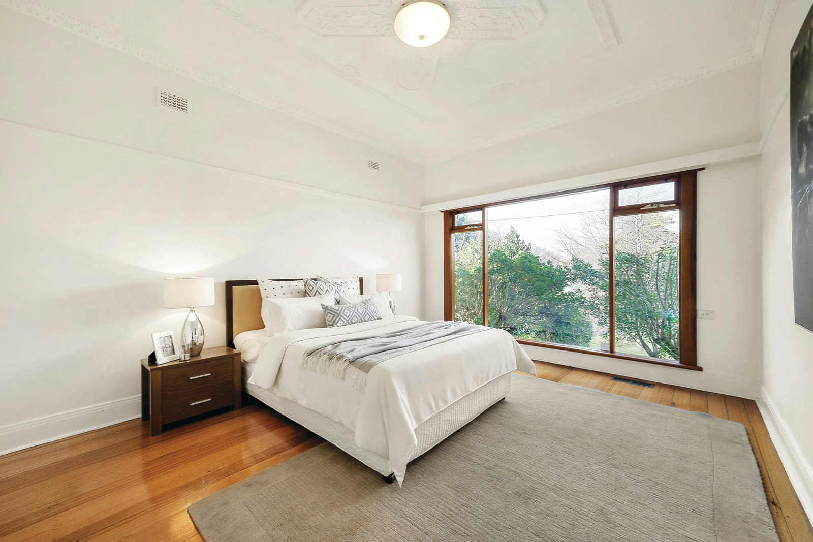 14 Saxby Road, Glen Iris, VIC