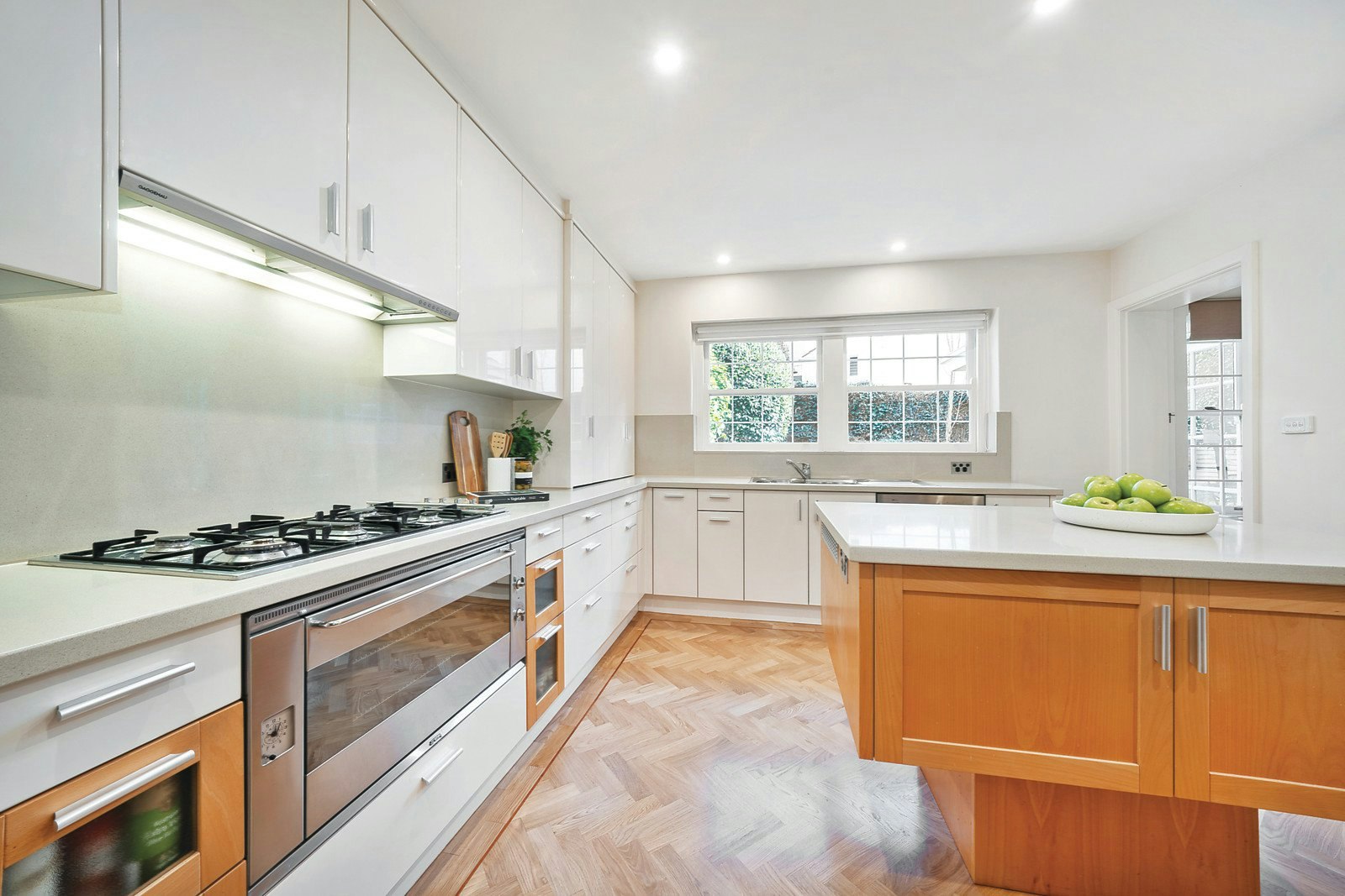 12 Edzell Avenue, Toorak, VIC