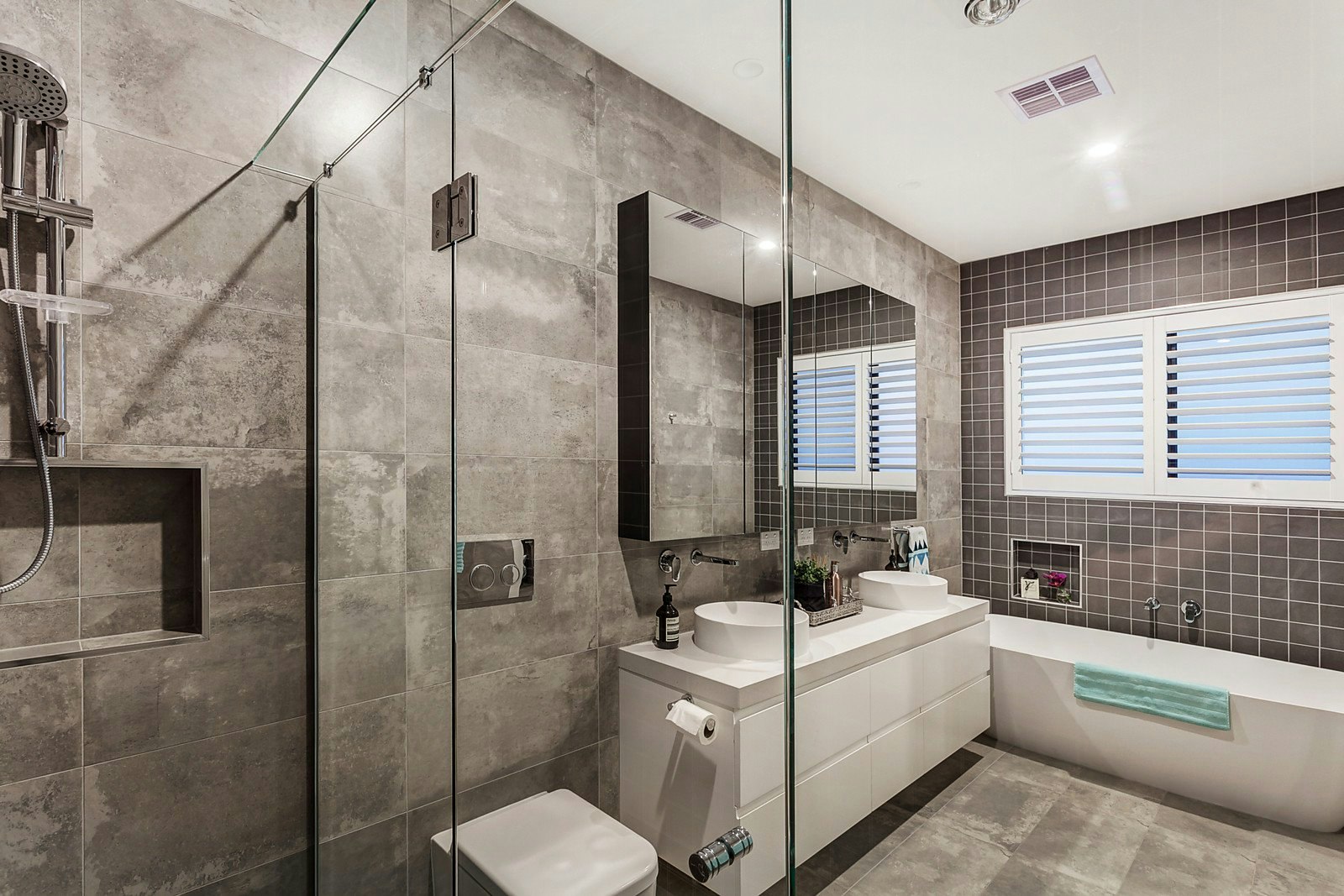 4 Wallis Avenue, Glen Iris, VIC