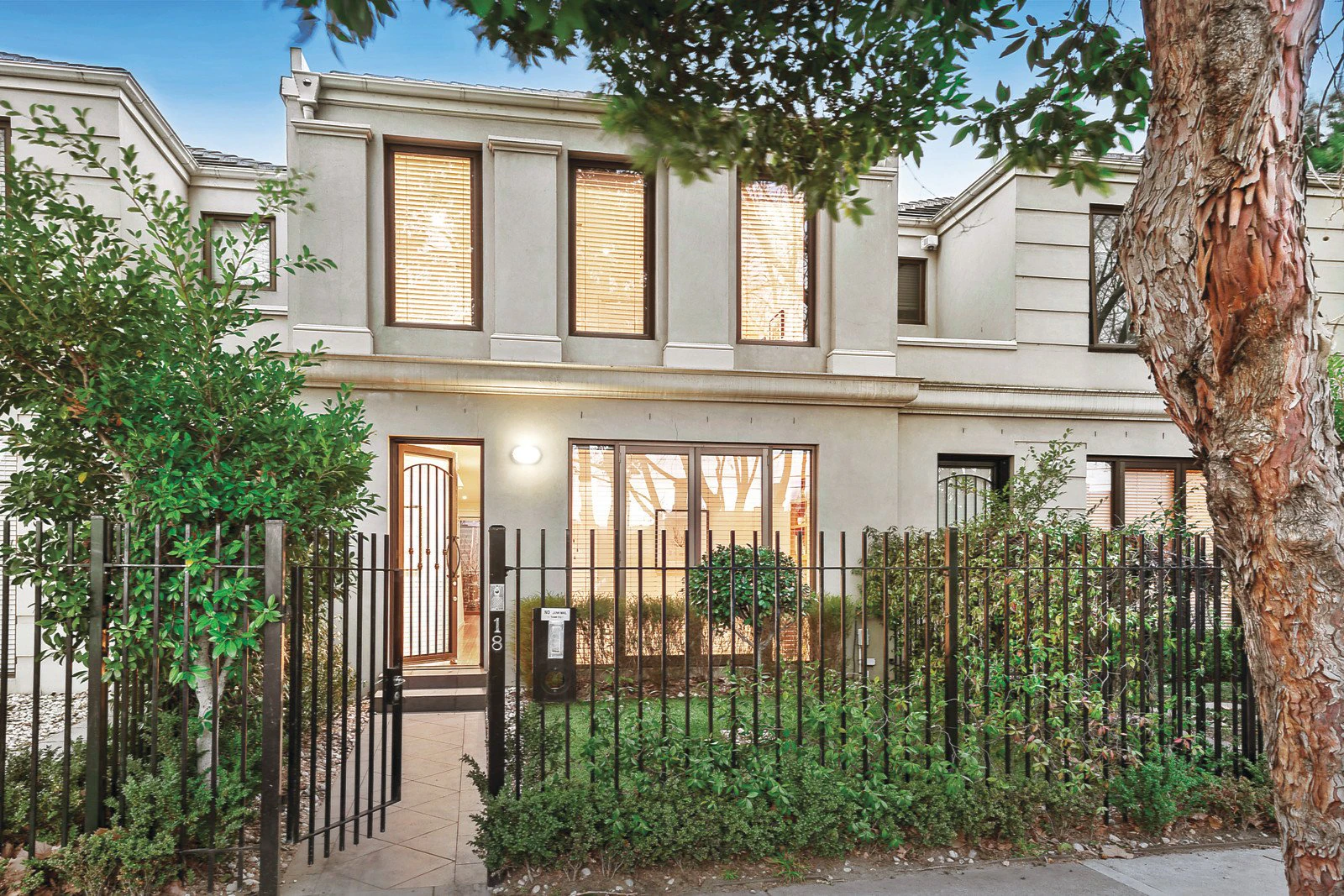 18 Chatsworth Road, Prahran, VIC