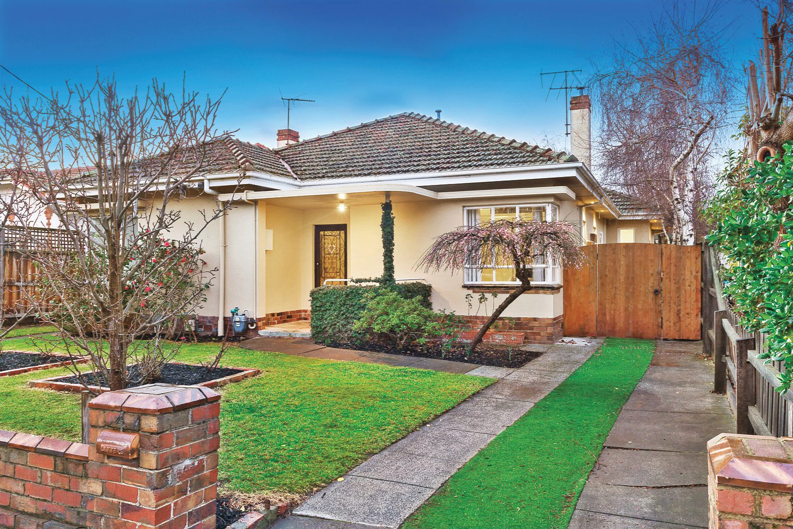 4 Raymond Grove, Caulfield South, VIC