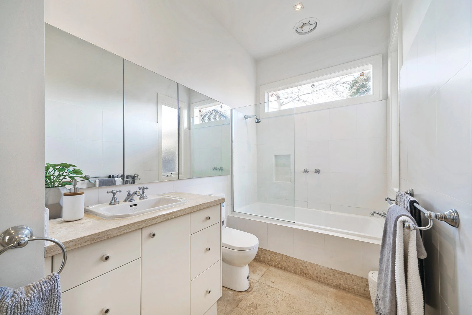 4 Raymond Grove, Caulfield South, VIC