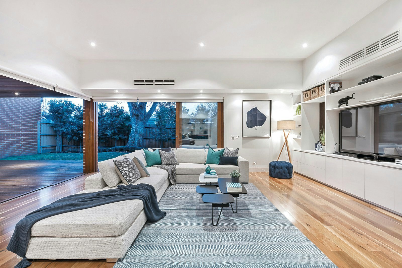 8 Rossfield Avenue, Kew, VIC