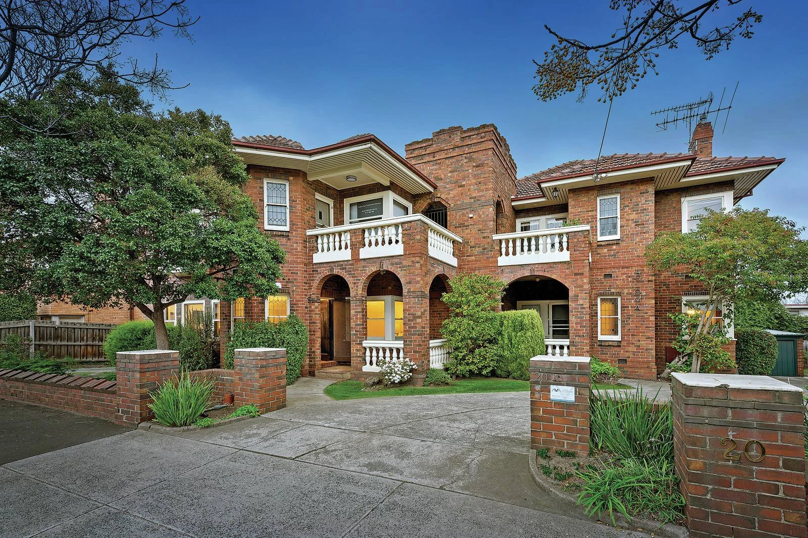 2/20 Riversdale Road, Hawthorn, VIC