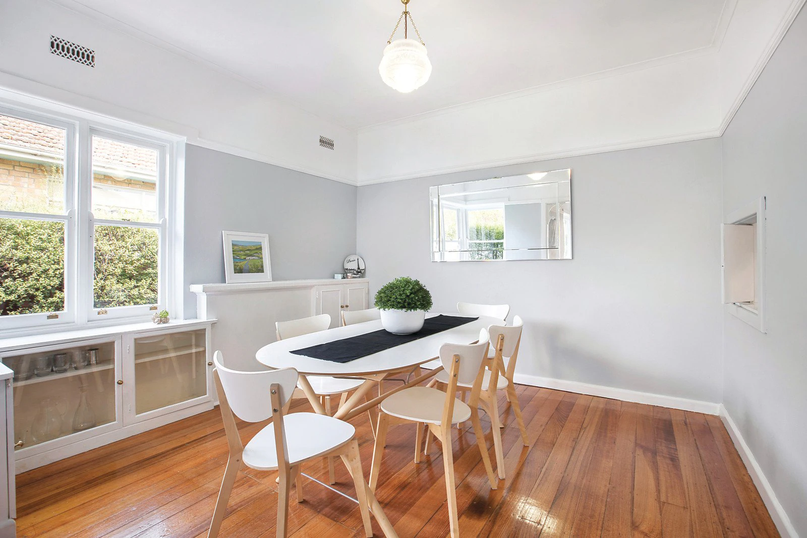 15 Cairnes Crescent, Malvern East, VIC