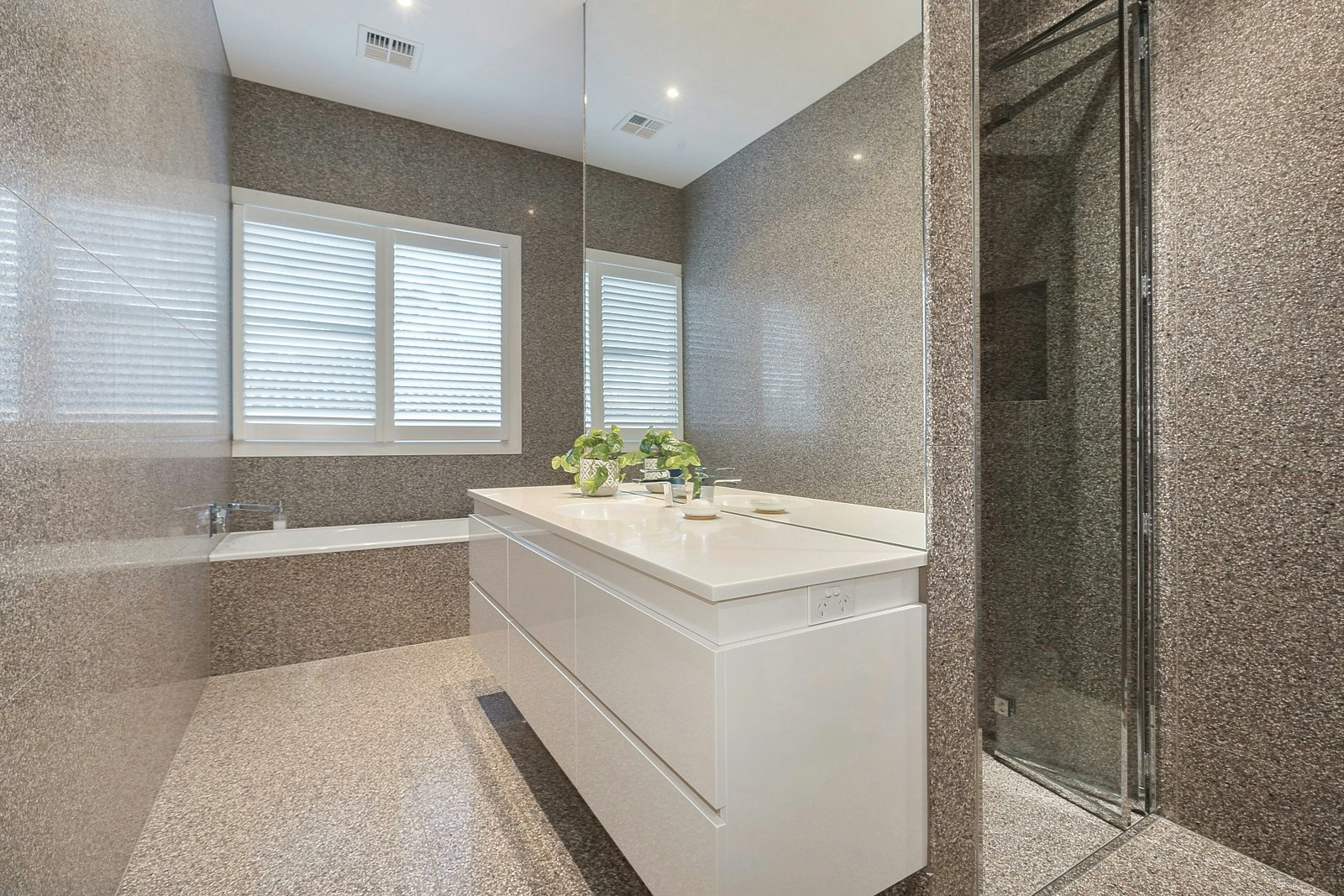 8 Rossfield Avenue, Kew, VIC