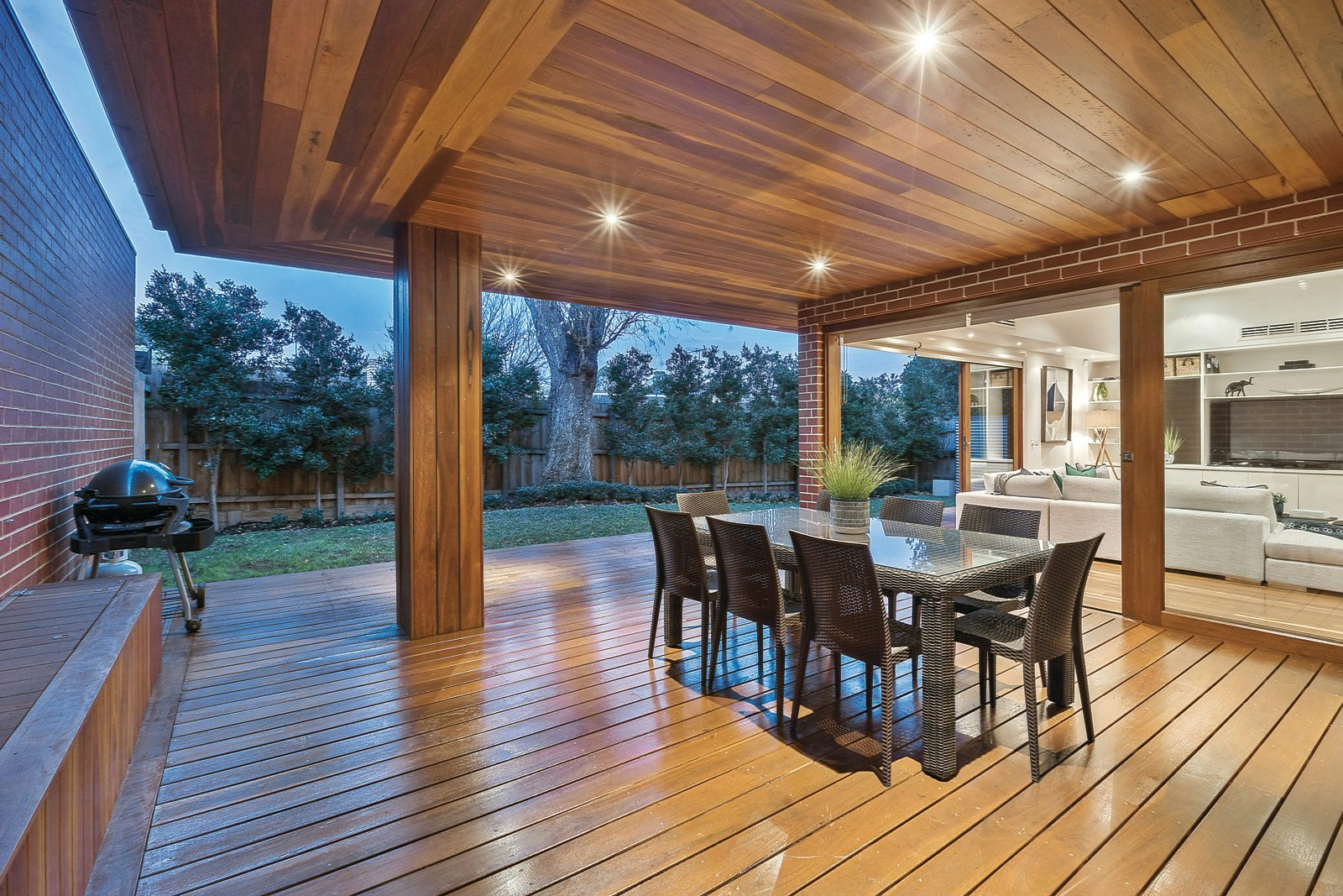 8 Rossfield Avenue, Kew, VIC