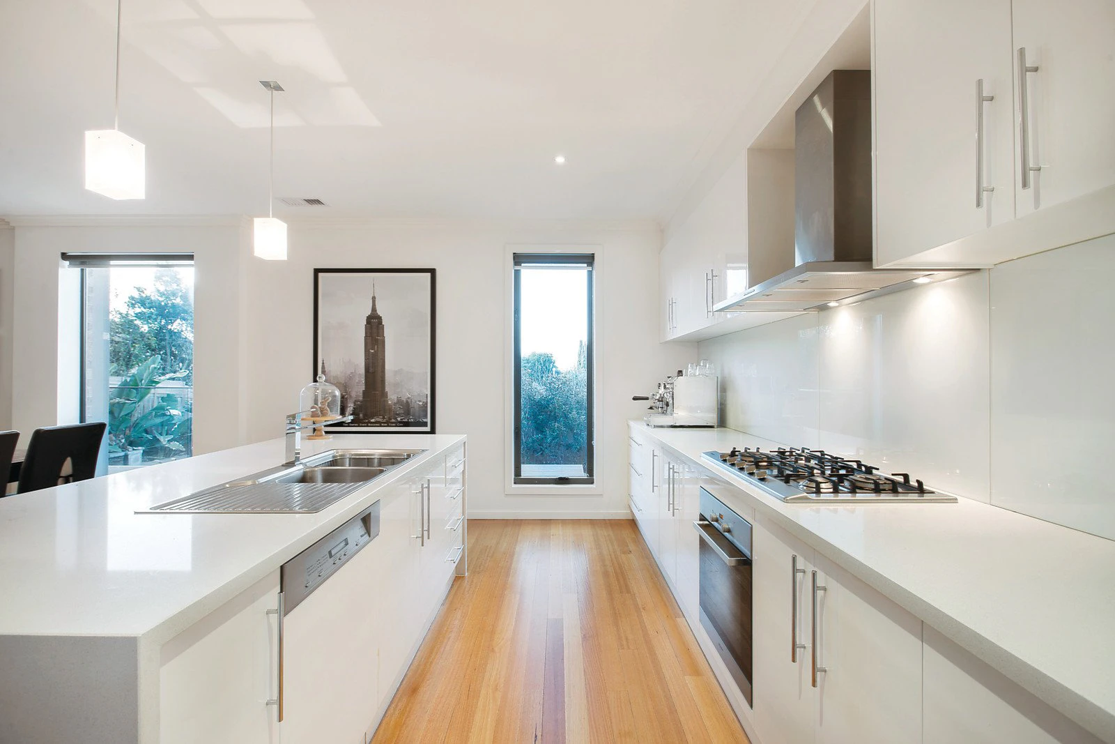 21 Carnegie Avenue, Kew East, VIC