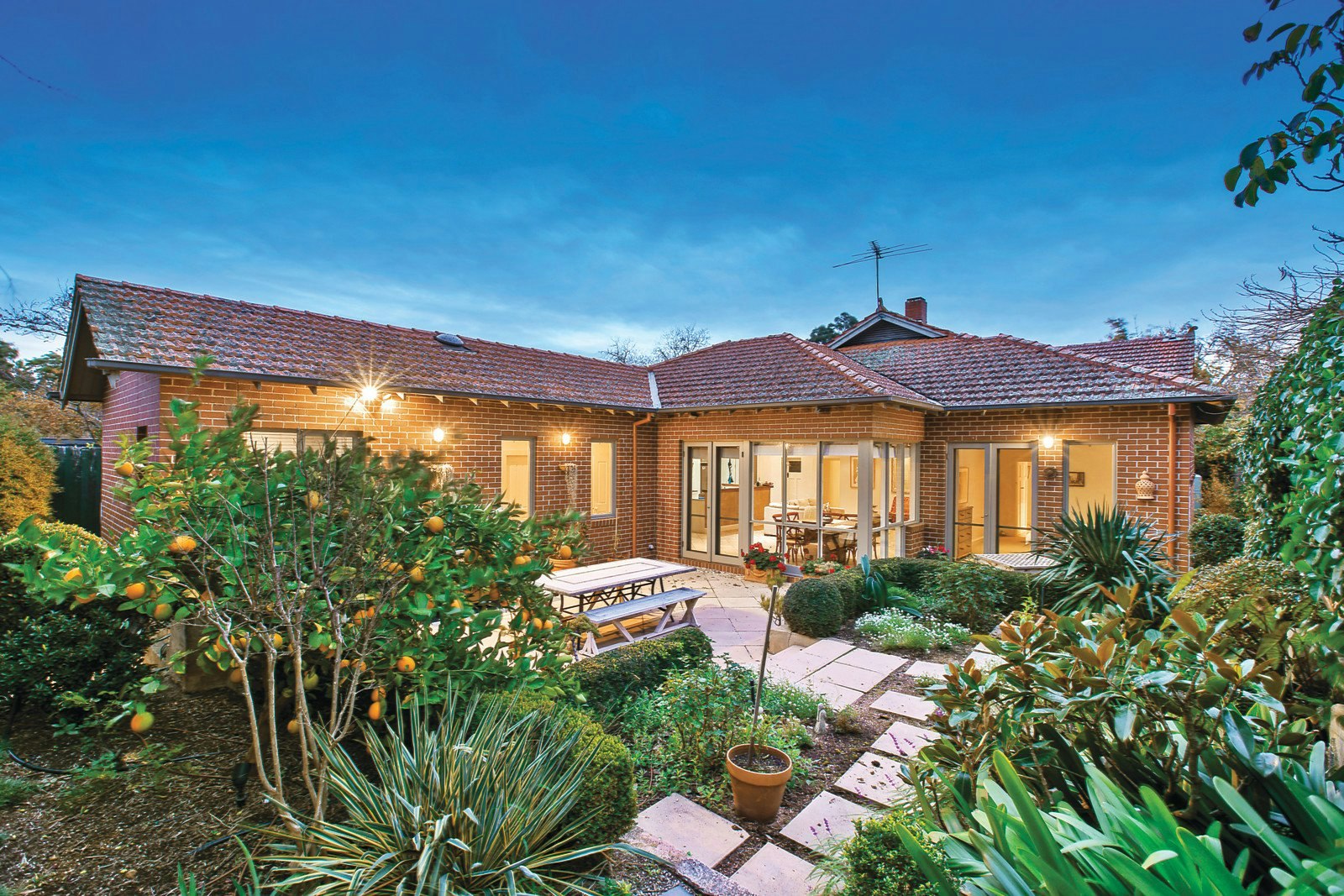 24 Kardinia Road, Glen Iris, VIC