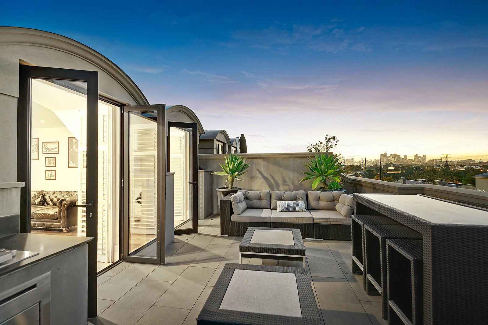 4 Chastleton Avenue, Toorak, VIC