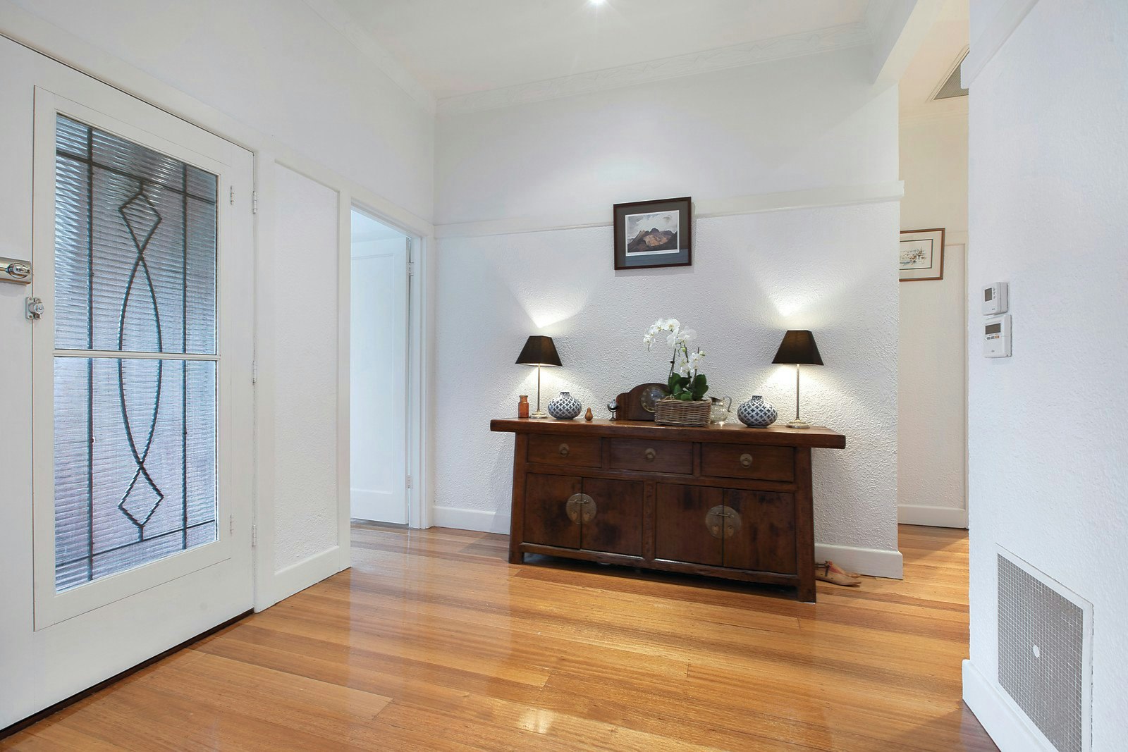 2 Bennett Parade, Kew East, VIC