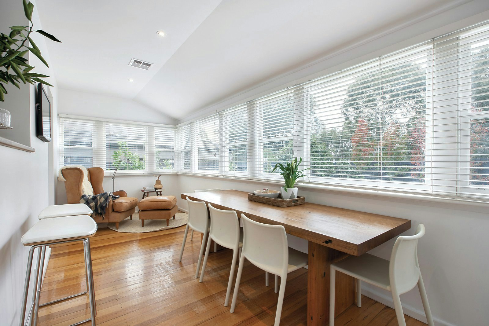 2 Bennett Parade, Kew East, VIC