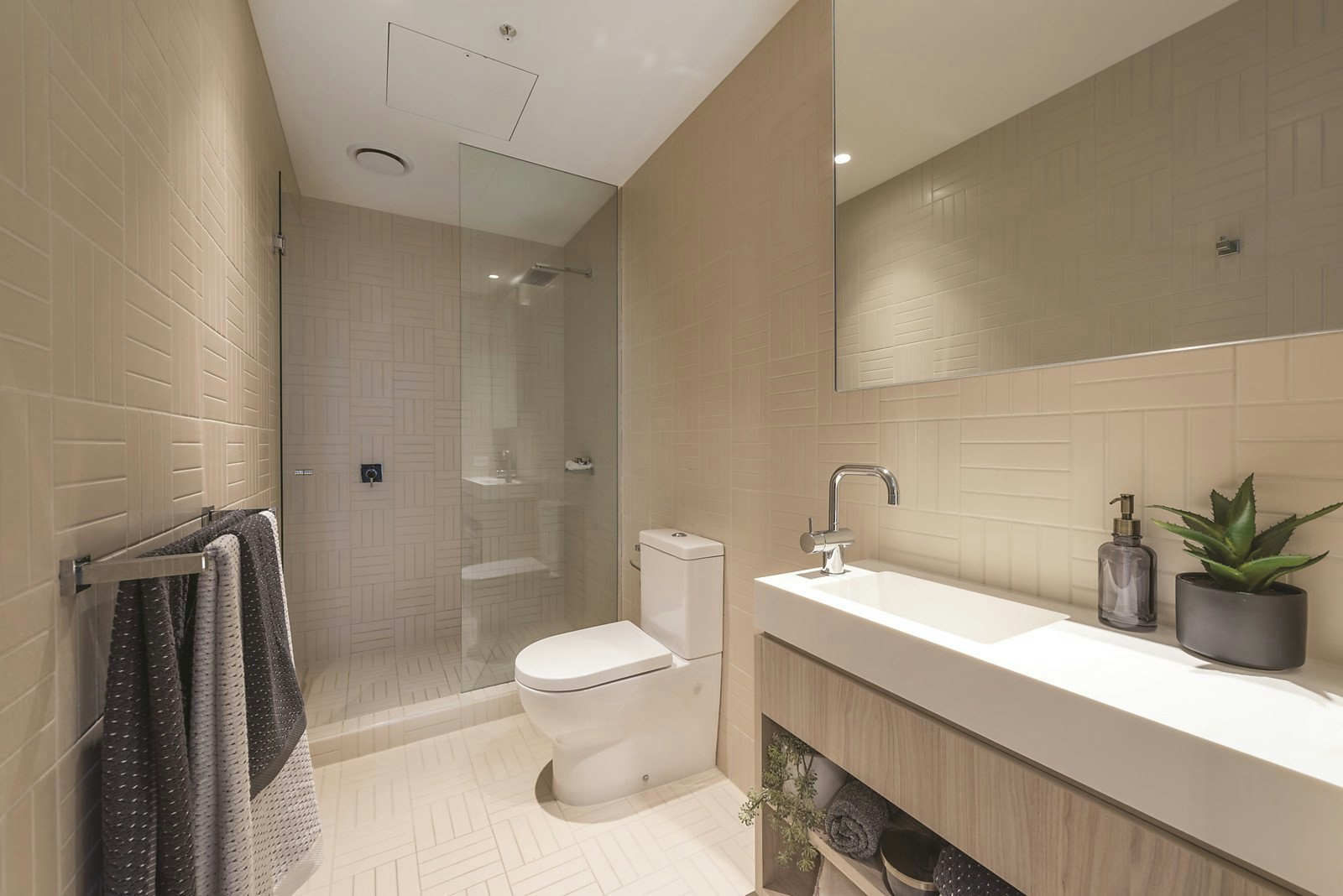 1701/18 Yarra Street, South Yarra, VIC