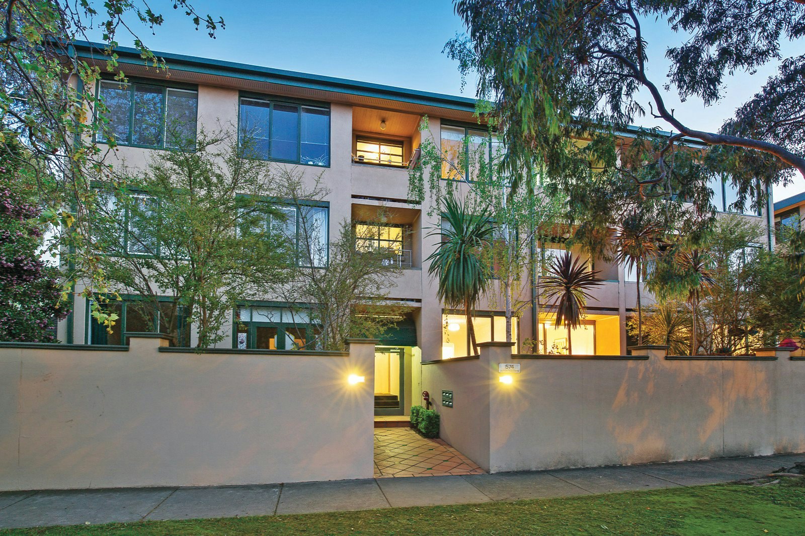 11/574 Glenferrie Road, Hawthorn, VIC