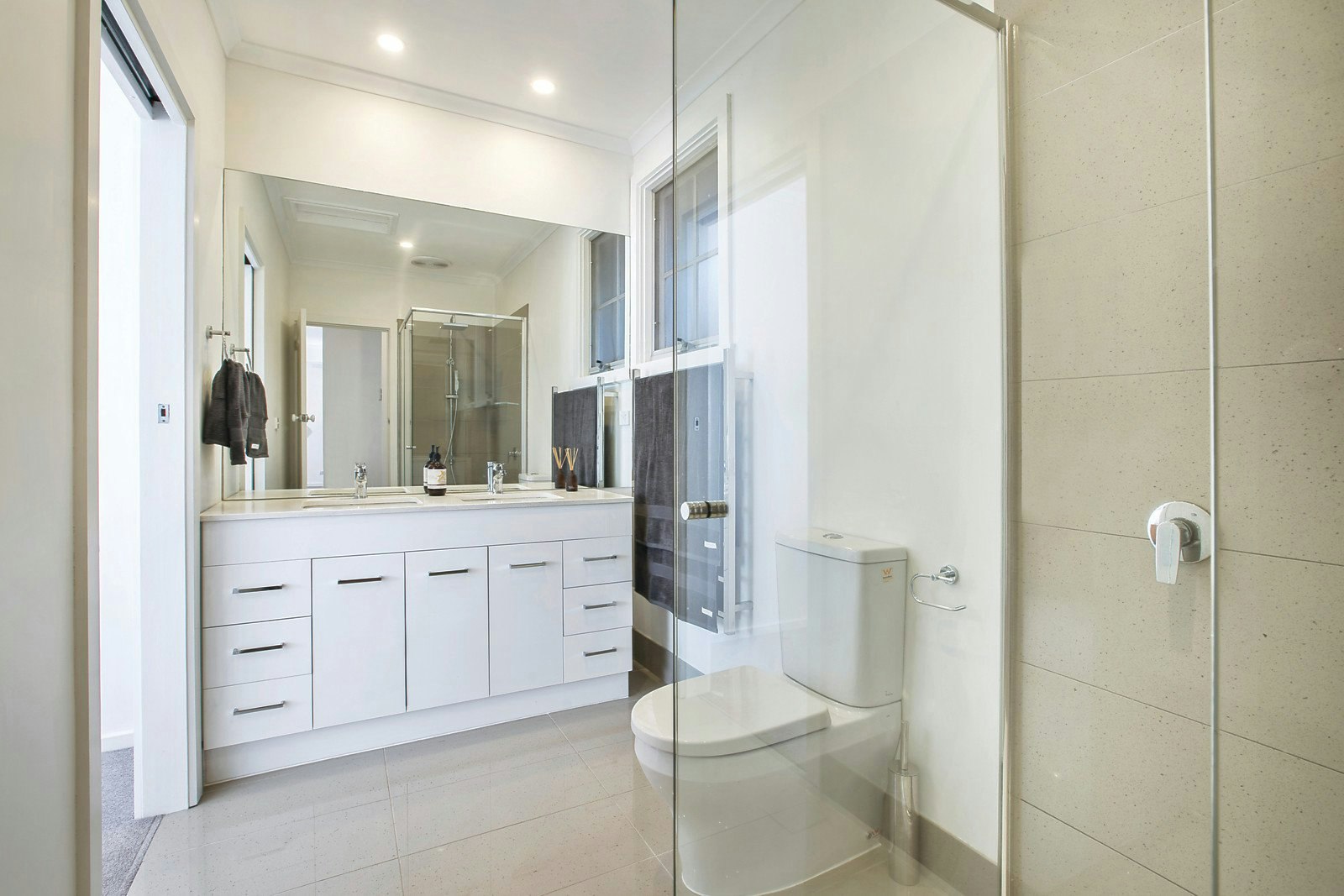 1/240 Highfield Road, Camberwell, VIC