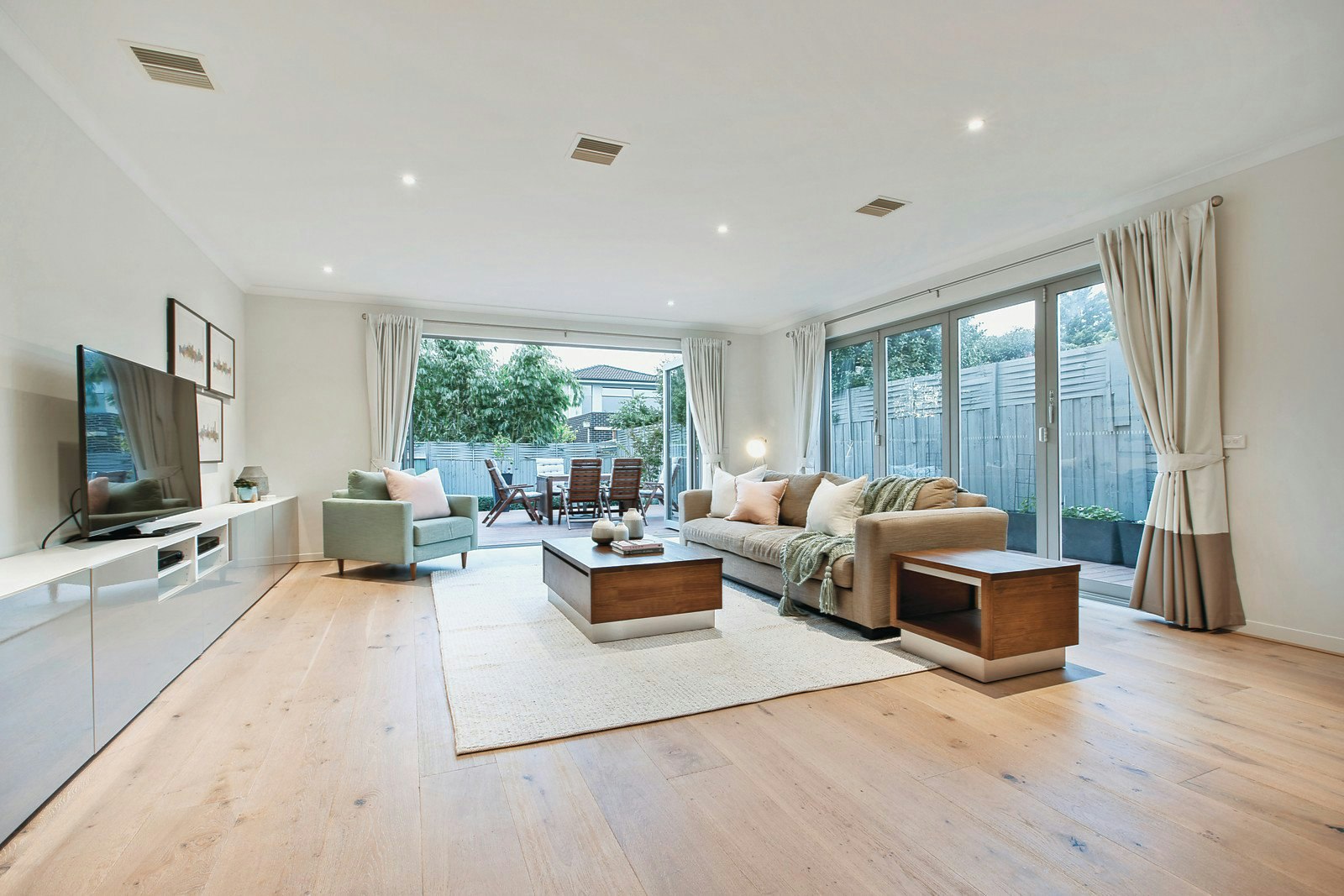 9b Small Road, Bentleigh, VIC