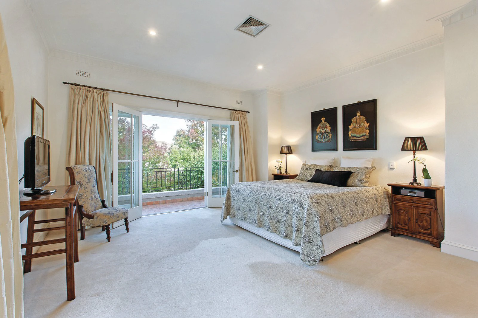 10 Scotsburn Grove, Toorak, VIC