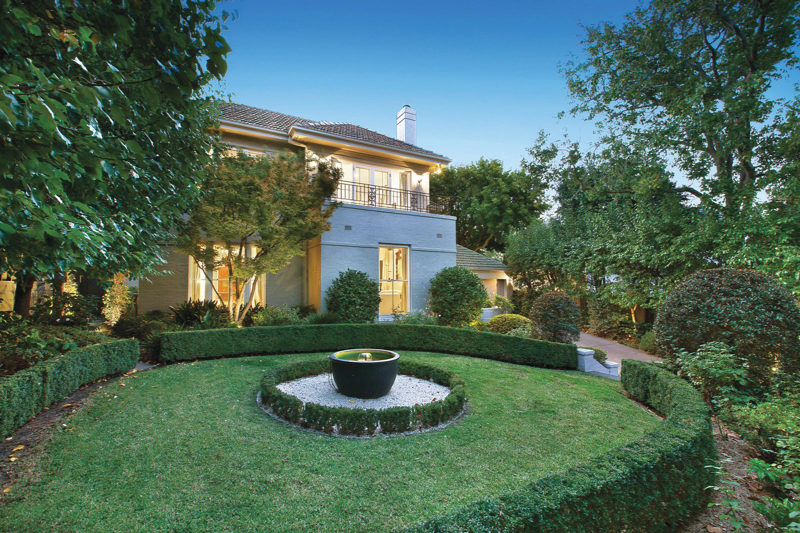 10 Scotsburn Grove, Toorak, VIC